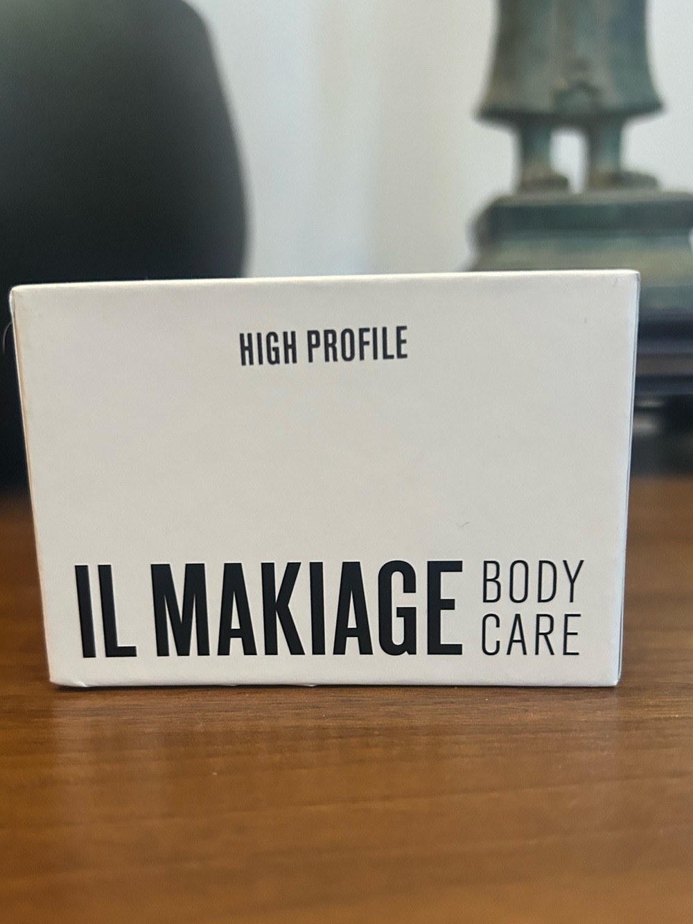 Il Makiage HIGH PROFILE NECK TREATMENT ANTI-AGING FIRM & SMOOTH NECK CREAM